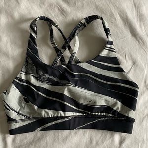 NWOT Lululemon Sports Bra